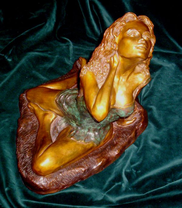 bronze statue Sarah